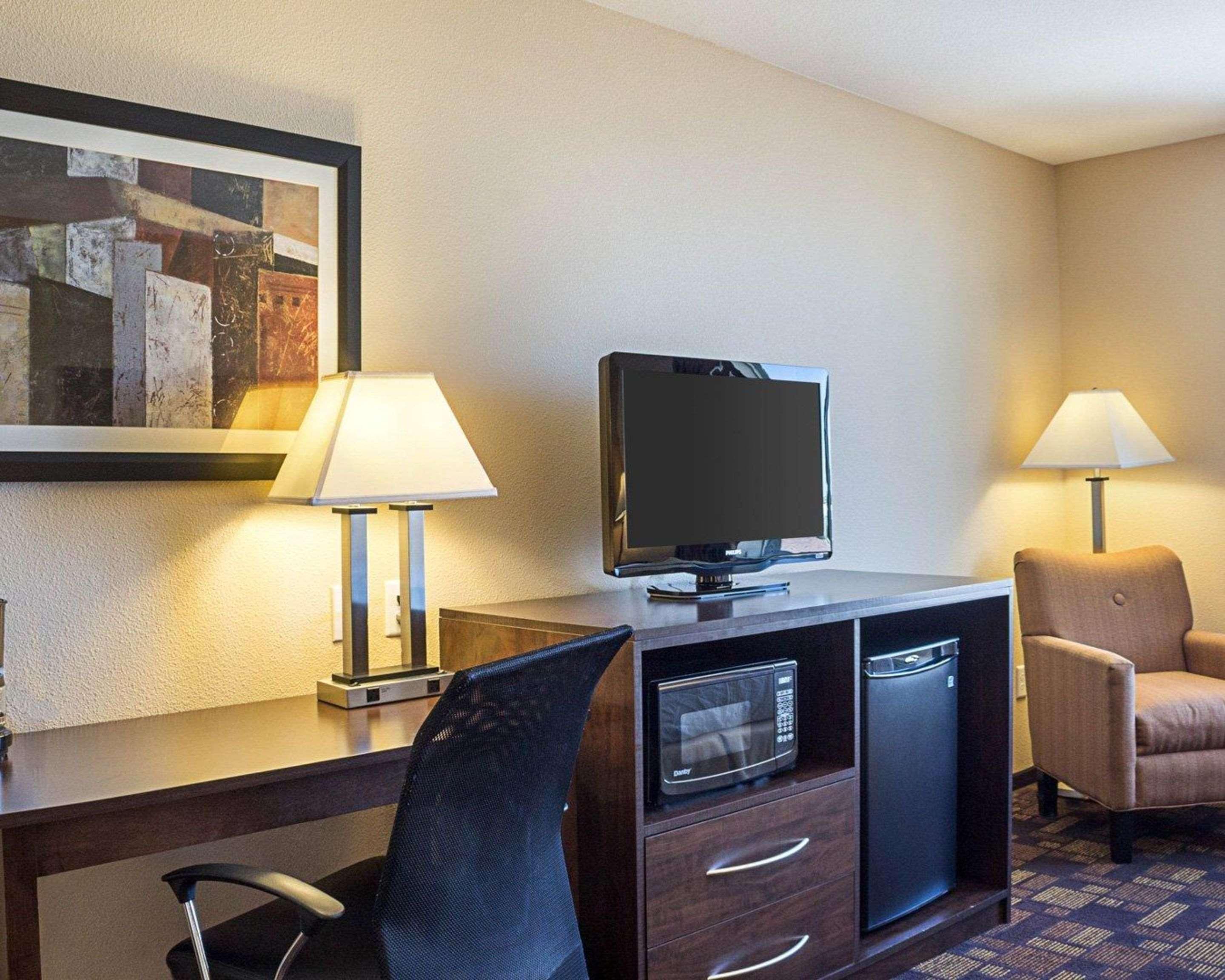 Quality Inn & Suites Minot Exterior foto